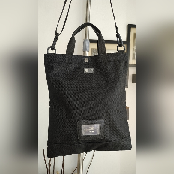 MLB Nylon Crossbody Tote bag - Picture 7 of 17